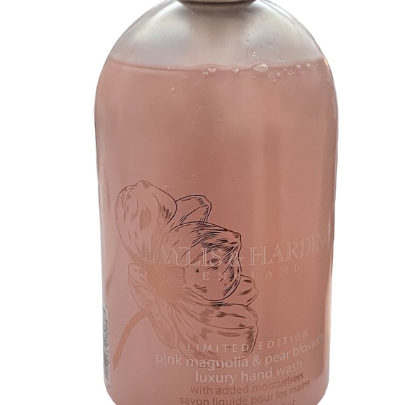 Baylis and Harding Pink Magnolia and Pear Blossom Luxury Hand-wash - Picture 2 of 3